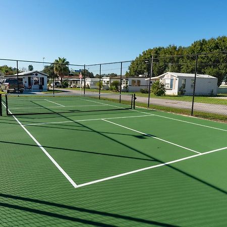 Central Park Rv Resort Хайнс-Сити Экстерьер фото