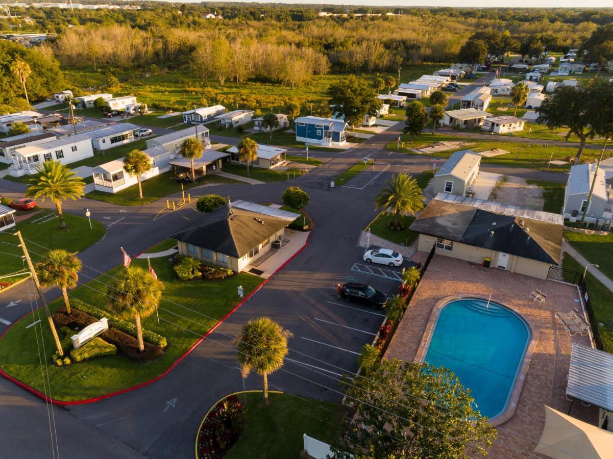 Central Park Rv Resort Хайнс-Сити Экстерьер фото